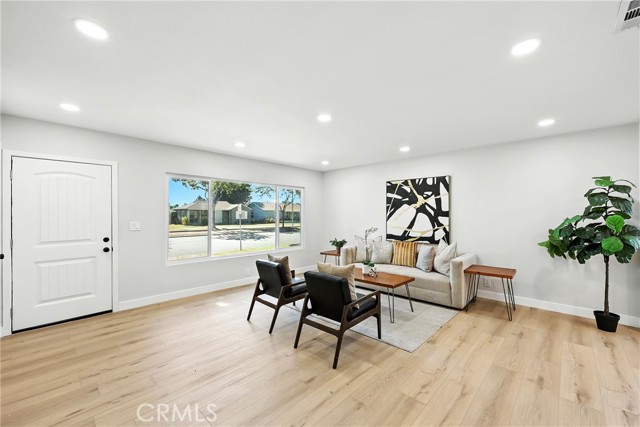 9533 Paramount Boulevard, Downey CA: https://media.crmls.org/medias/4778053b-57b9-4aaf-9a83-4e423cf10272.jpg