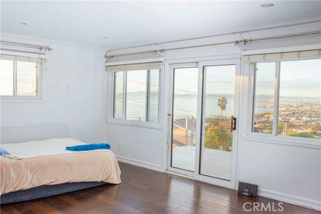 Detail Gallery Image 18 of 48 For 229 via Pasqual, Redondo Beach,  CA 90277 - 4 Beds | 4 Baths