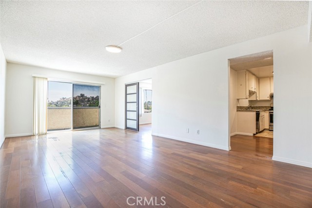 1422 Rock Glen Avenue, Glendale CA: https://media.crmls.org/medias/4779bf5e-7864-4c41-a616-3281c71f1a62.jpg
