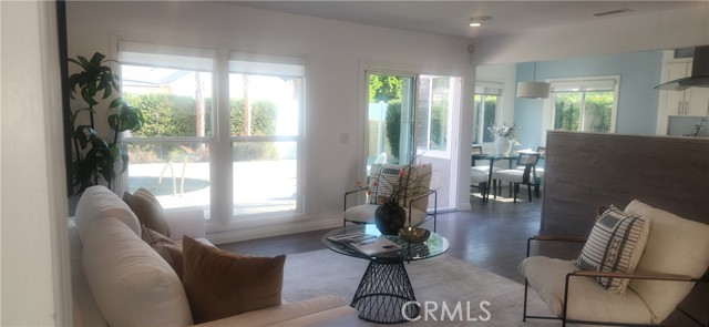 Detail Gallery Image 8 of 13 For 15809 Kingsbury St, Granada Hills,  CA 91344 - 3 Beds | 2 Baths