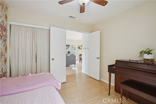 1027 W Rainbow Falls Way, Orange CA: https://media.crmls.org/medias/477b365d-034f-44b5-bc85-c27a6ee537b3.jpg