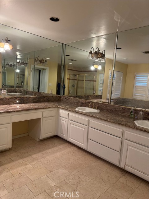 Detail Gallery Image 58 of 60 For 5224 Woodlake, Woodland Hills,  CA 91367 - 4 Beds | 3/1 Baths