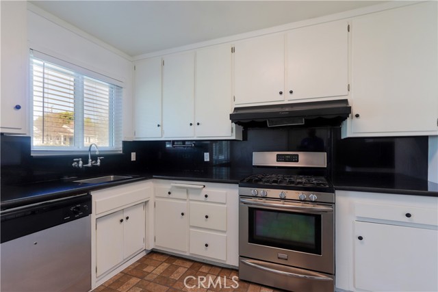 Detail Gallery Image 10 of 50 For 3306 Twilight, Fullerton,  CA 92835 - 4 Beds | 2 Baths