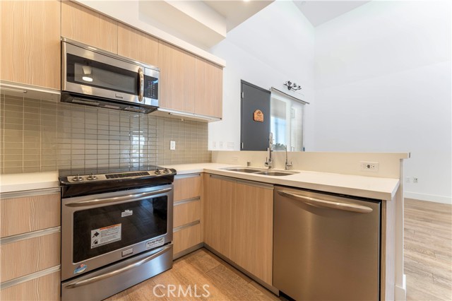 Detail Gallery Image 8 of 24 For 210 N Monterey St #502,  Alhambra,  CA 91801 - 1 Beds | 2 Baths