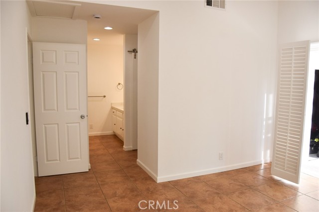 3340 E Collins Avenue, Orange CA: https://media.crmls.org/medias/477e8dea-c5d0-4579-a363-6a58f468a50c.jpg