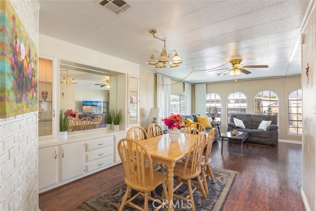 12700 2nd Street, Yucaipa CA: https://media.crmls.org/medias/477ea606-f5bb-4646-9392-e1587ae930cd.jpg