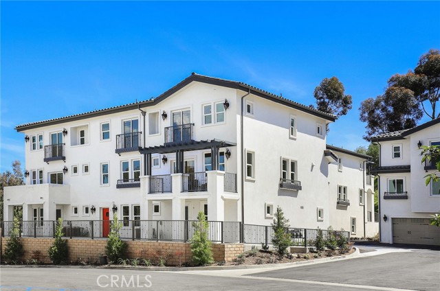 Detail Gallery Image 2 of 63 For 5 Turnberry Ln, Phillips Ranch,  CA 91766 - 3 Beds | 3 Baths