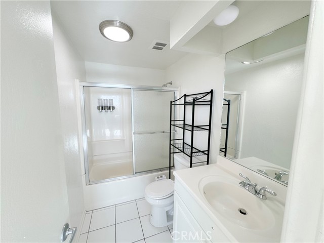 100 S Venice Boulevard, Venice CA: https://media.crmls.org/medias/477fa6a3-cdb9-4edf-a35c-5b9db37523fd.jpg