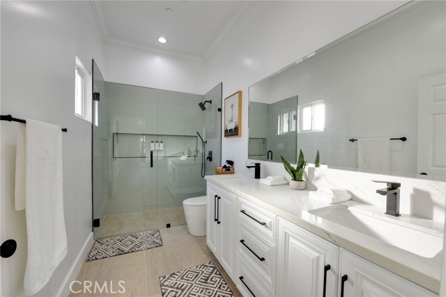 22237 Buena Ventura Street, Woodland Hills CA: https://media.crmls.org/medias/4780125d-22bd-4cbc-bdd1-11b490610049.jpg