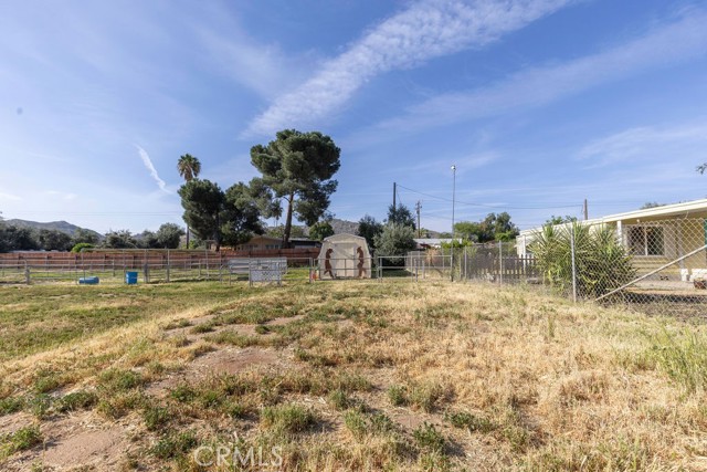 26730 Franklin Avenue, Hemet CA: https://media.crmls.org/medias/4781b6ac-53a0-4d25-a81d-6d35a59dded4.jpg