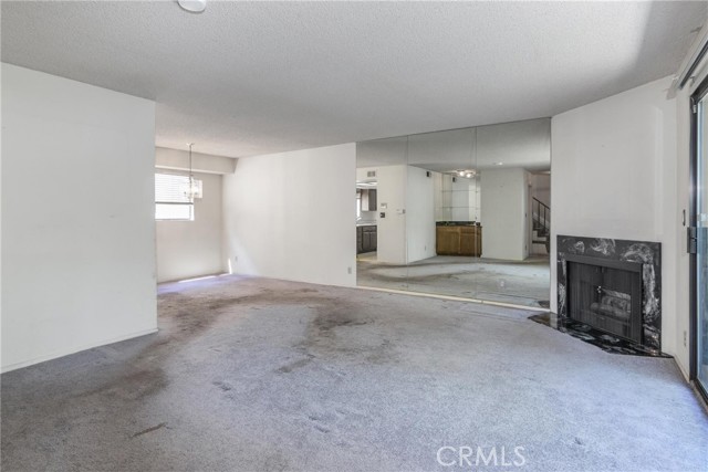 Detail Gallery Image 6 of 18 For 13203 Vanowen St #8,  North Hollywood,  CA 91605 - 2 Beds | 3 Baths