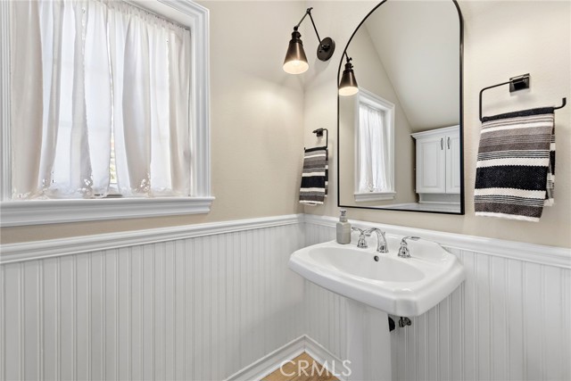 Detail Gallery Image 19 of 27 For 438 3 Rd St, Laguna Beach,  CA 92651 - 4 Beds | 2/1 Baths