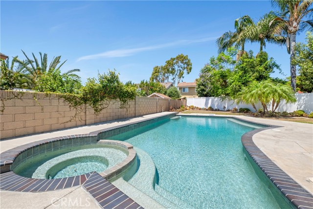 7 Hancock, Irvine CA: https://media.crmls.org/medias/47835f02-4603-4813-9500-2d42b3201dfb.jpg