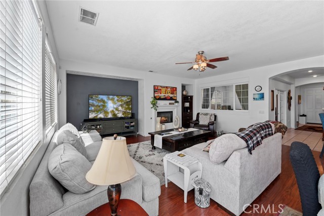 29268 Meandering Circle, Menifee CA: https://media.crmls.org/medias/47839cfa-499b-4454-a0d7-ca939175c7f6.jpg