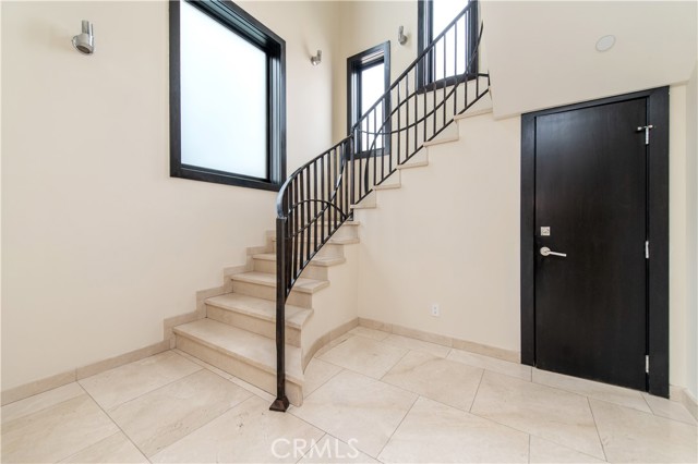 Detail Gallery Image 18 of 39 For 268 S Clark Dr, Beverly Hills,  CA 90211 - 5 Beds | 5/1 Baths