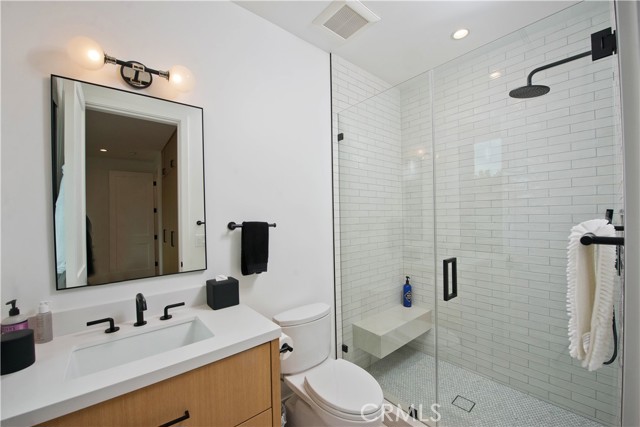 Detail Gallery Image 13 of 26 For 4143 Davana Rd, Sherman Oaks,  CA 91423 - 5 Beds | 5/1 Baths