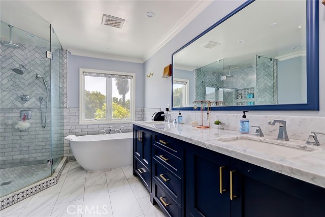 2615 Valley Drive, Manhattan Beach, California 90266, 5 Bedrooms Bedrooms, ,4 BathroomsBathrooms,Residential,Sold,Valley,SB22170134