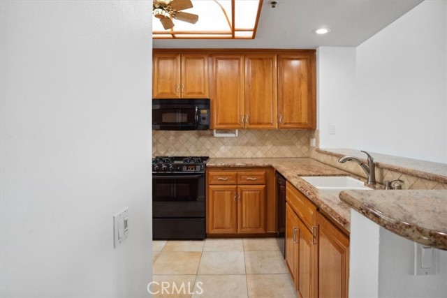Detail Gallery Image 9 of 27 For 16291 Countess Dr #310,  Huntington Beach,  CA 92649 - 2 Beds | 2 Baths
