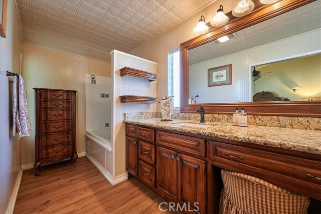 Detail Gallery Image 26 of 43 For 3432 Hollow Brook Cir #114,  Costa Mesa,  CA 92626 - 2 Beds | 2 Baths