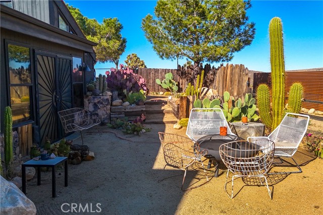 Detail Gallery Image 4 of 64 For 5145 Curtis Rd, Pioneertown,  CA 92268 - 2 Beds | 3 Baths