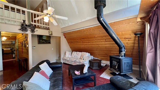 Detail Gallery Image 17 of 28 For 1241 Bear Springs Rd, Rimforest,  CA 92378 - 3 Beds | 1/1 Baths
