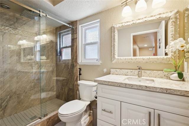 Detail Gallery Image 12 of 64 For 22625 Wood Shadow Ln, Lake Forest,  CA 92630 - 5 Beds | 3 Baths