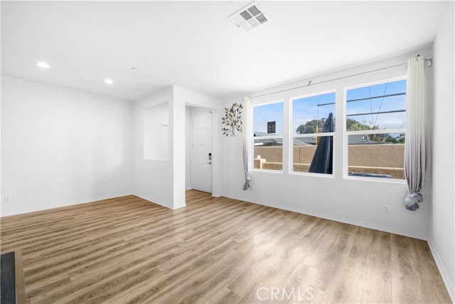 Detail Gallery Image 5 of 23 For 5657 Mcculloch Ave #102,  Temple City,  CA 91780 - 3 Beds | 3 Baths
