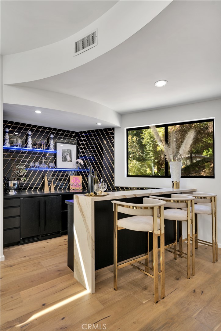 19. 2743 Laurel Canyon Boulevard Los Angeles, CA 90046