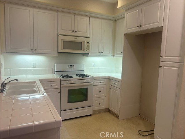 Detail Gallery Image 3 of 9 For 13425 Cascade Ct, Cerritos,  CA 90703 - 2 Beds | 1 Baths