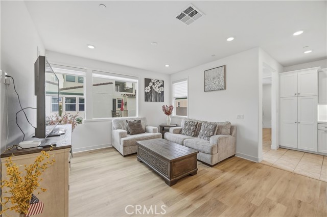 Detail Gallery Image 17 of 43 For 259 Siena, Lake Forest,  CA 92630 - 4 Beds | 3/1 Baths