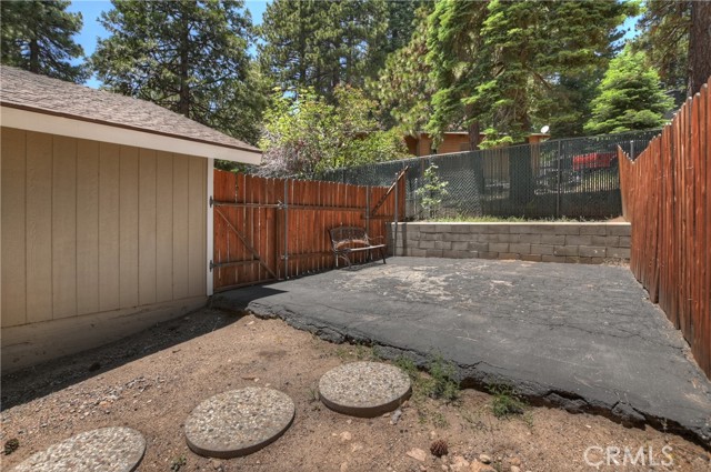 31816 Silver Spruce Drive, Running Springs CA: https://media.crmls.org/medias/47892892-4c92-4809-b7ac-1da056e3f176.jpg