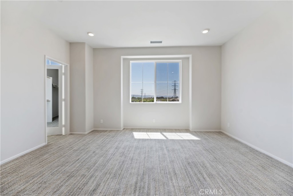 MLS #OC25132963 img 17