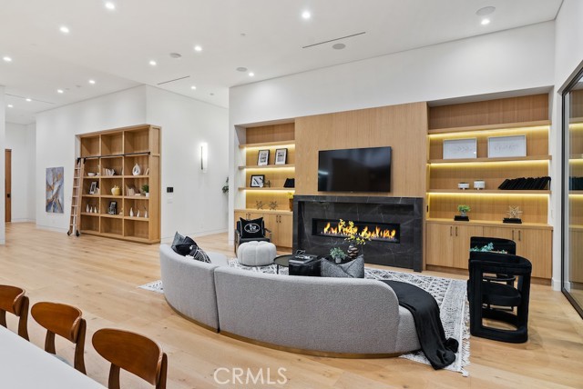 5727 Cahill Avenue, Tarzana CA: https://media.crmls.org/medias/478b48a2-8550-4c4d-82d8-694ff80cdf64.jpg
