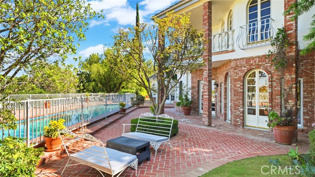 Detail Gallery Image 71 of 74 For 4548 Ellenboro, Woodland Hills,  CA 91364 - 4 Beds | 4/1 Baths