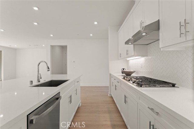 2004 Saguaro Glen, Escondido CA: https://media.crmls.org/medias/478ce2e5-b11f-4b23-bb64-c151c6520f32.jpg