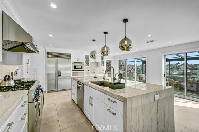 Detail Gallery Image 13 of 58 For 16412 Ardsley Cir, Huntington Beach,  CA 92649 - 4 Beds | 3/1 Baths