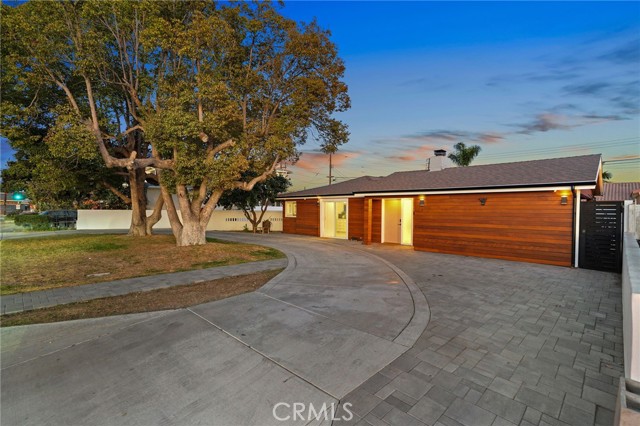 Detail Gallery Image 2 of 40 For 10214 Woodruff, Downey,  CA 90241 - 3 Beds | 2 Baths