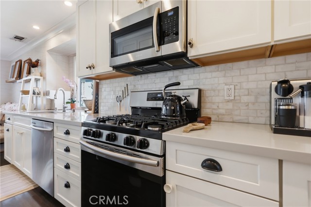 16914 Budlong photo 9