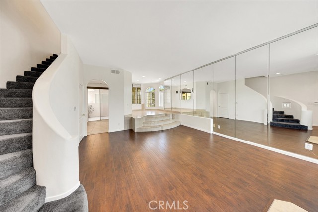 408 W Queen Street, Inglewood CA: https://media.crmls.org/medias/478f01af-0e93-4066-85be-422295d22663.jpg