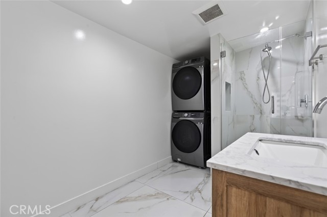 13214 Stagg Street photo 8