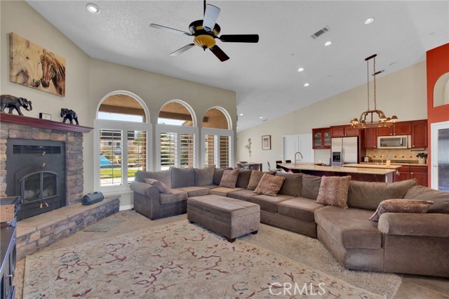 Detail Gallery Image 16 of 56 For 4965 Sunnyslope Rd, Phelan,  CA 92371 - 5 Beds | 3 Baths