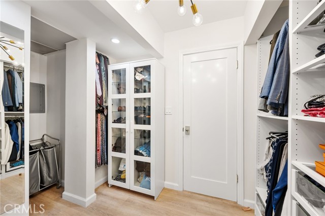 Detail Gallery Image 11 of 17 For 906 N Doheny Dr #318,  West Hollywood,  CA 90069 - 1 Beds | 1 Baths