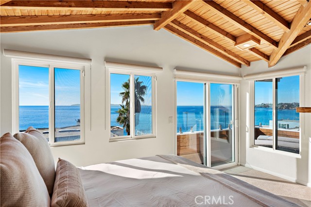 137 Cleo Street, Laguna Beach CA: https://media.crmls.org/medias/47912027-4531-465c-8172-53aac6f87a80.jpg