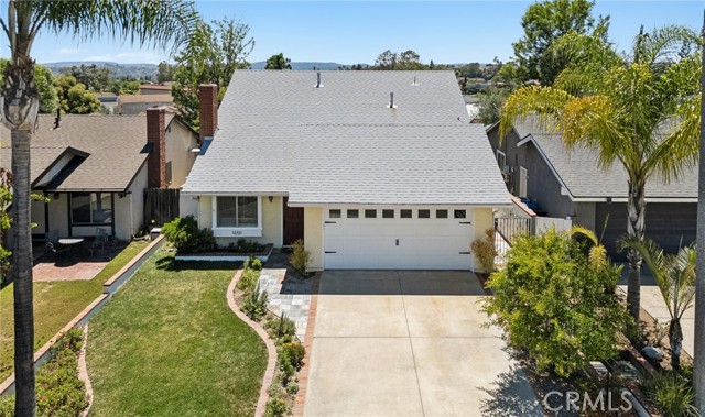23441 Via Ronda, Mission Viejo CA: https://media.crmls.org/medias/4791e091-3739-4528-b9b7-a48f665b849f.jpg