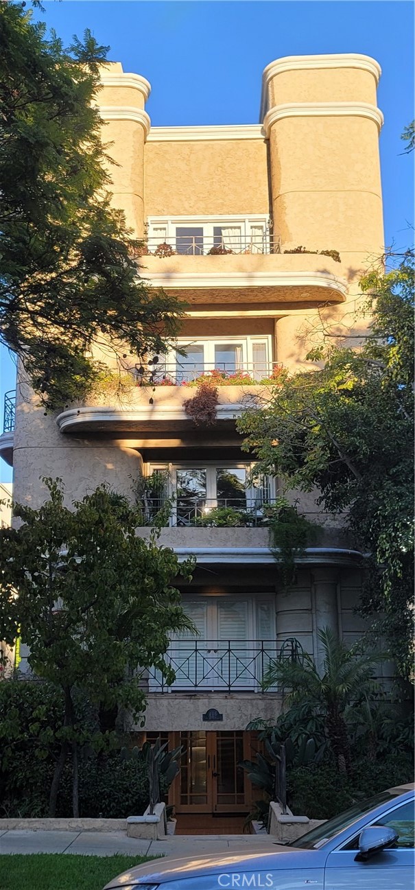 https://media.crmls.org/medias/47926a4e-3982-4dd3-9789-6122772023f9.jpg?preset=X-Large