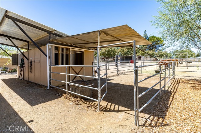 4225 Farousse Way, Paso Robles CA: https://media.crmls.org/medias/47935312-8374-463e-ae64-30abe78f4352.jpg