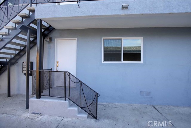 Detail Gallery Image 4 of 16 For 5459 Carlin a,  Los Angeles,  CA 90016 - 2 Beds | 1 Baths