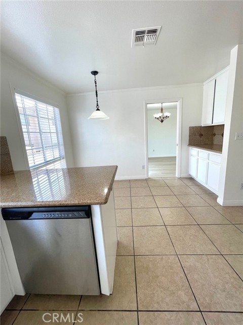 Detail Gallery Image 15 of 40 For 14506 S Berendo Ave #C,  Gardena,  CA 90247 - 3 Beds | 2/1 Baths
