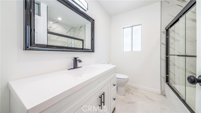 Detail Gallery Image 8 of 14 For 15948 Wyandotte St, Lake Balboa,  CA 91406 - 3 Beds | 2 Baths