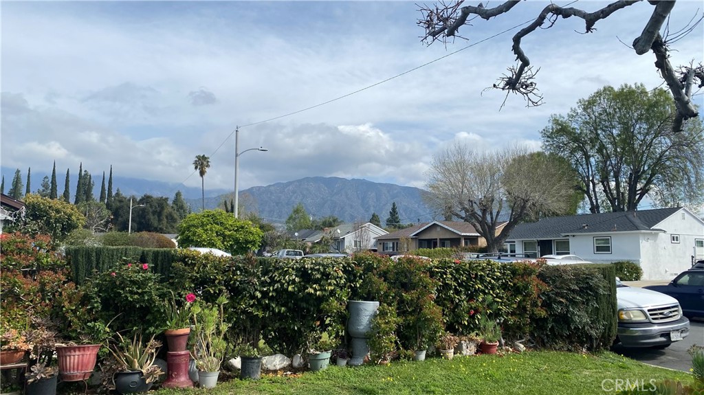 https://media.crmls.org/medias/47947c32-2b50-41c8-91b8-94fa8f74f91a.jpg?preset=X-Large